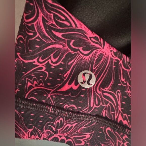 LULULEMON Energy Bra Strappy Sports Bra Black Pink Red Infinity Energy Print 6 - Picture 3 of 8